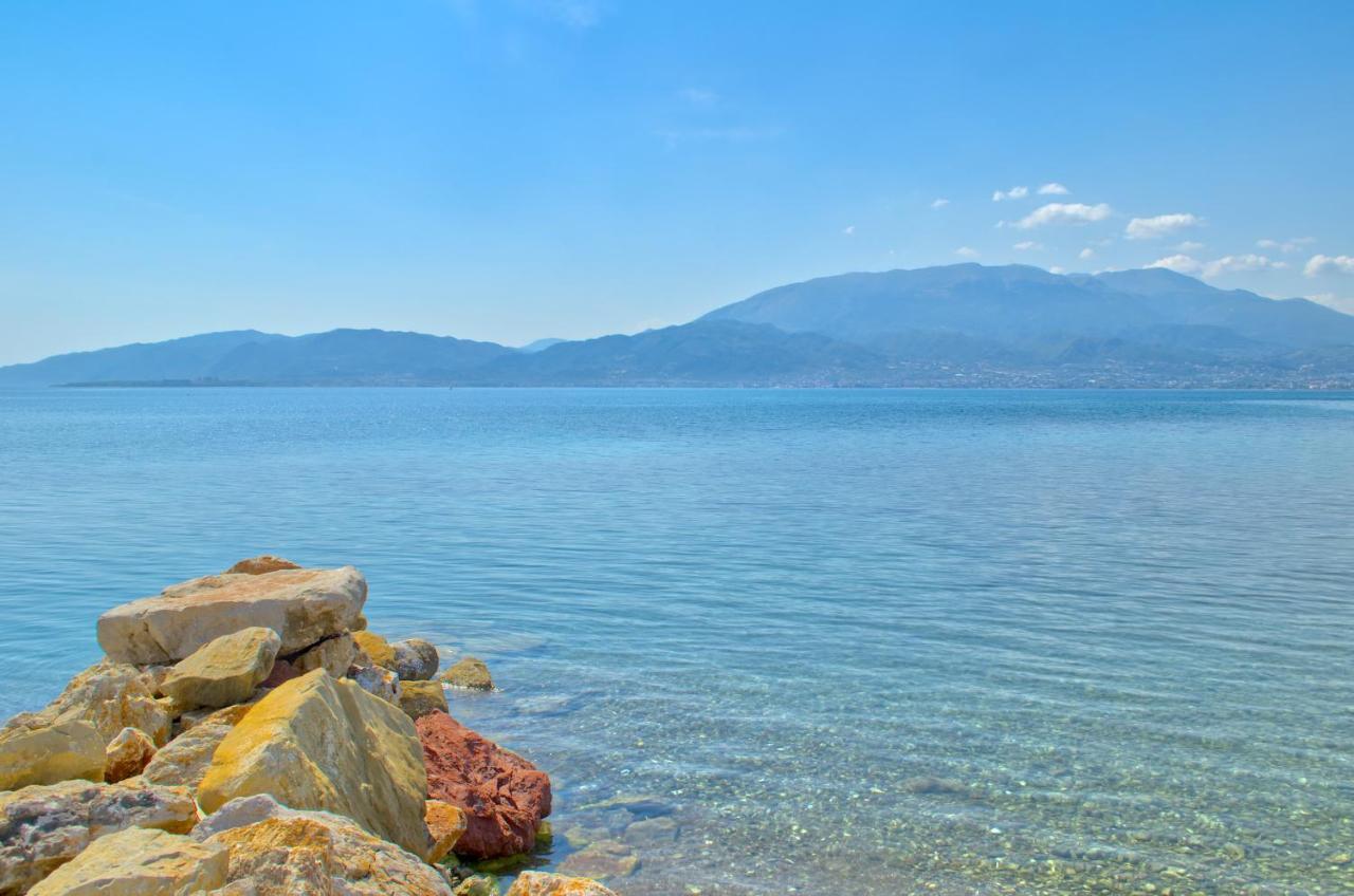 נפפקטוס Epipleon Luxury Suites -105- Δωμάτιο 35Τμ Με Βεράντα 35Τμ Μπροστά Στη Θάλασσα מראה חיצוני תמונה