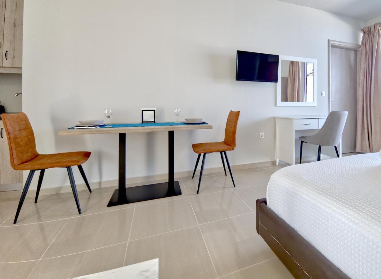 נפפקטוס Epipleon Luxury Suites -105- Δωμάτιο 35Τμ Με Βεράντα 35Τμ Μπροστά Στη Θάλασσα מראה חיצוני תמונה